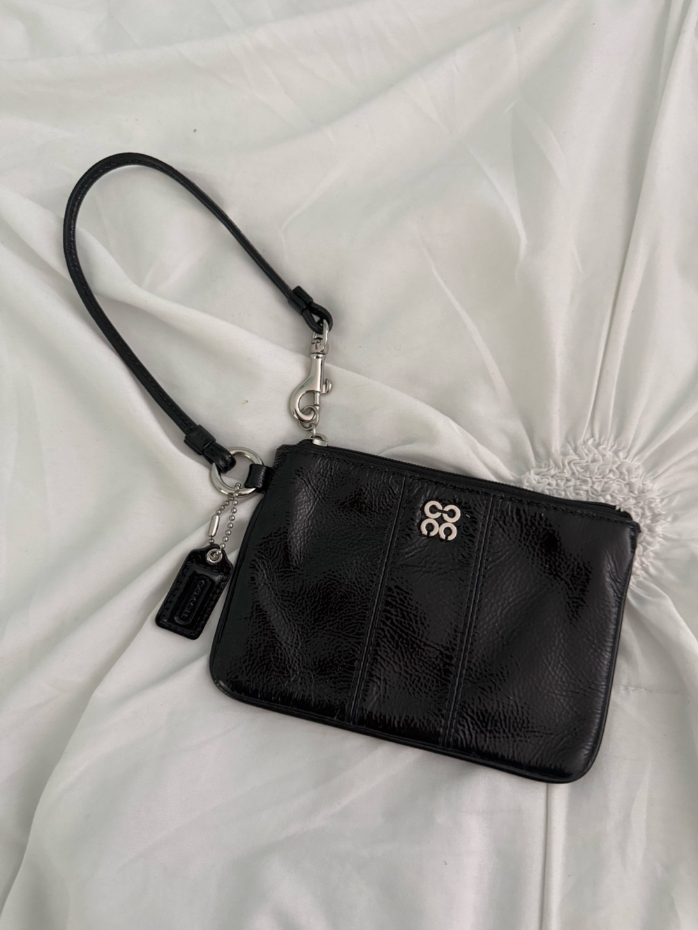 Y2K Coach Julia OP Art Patent Leather Zip Wristlet in Black